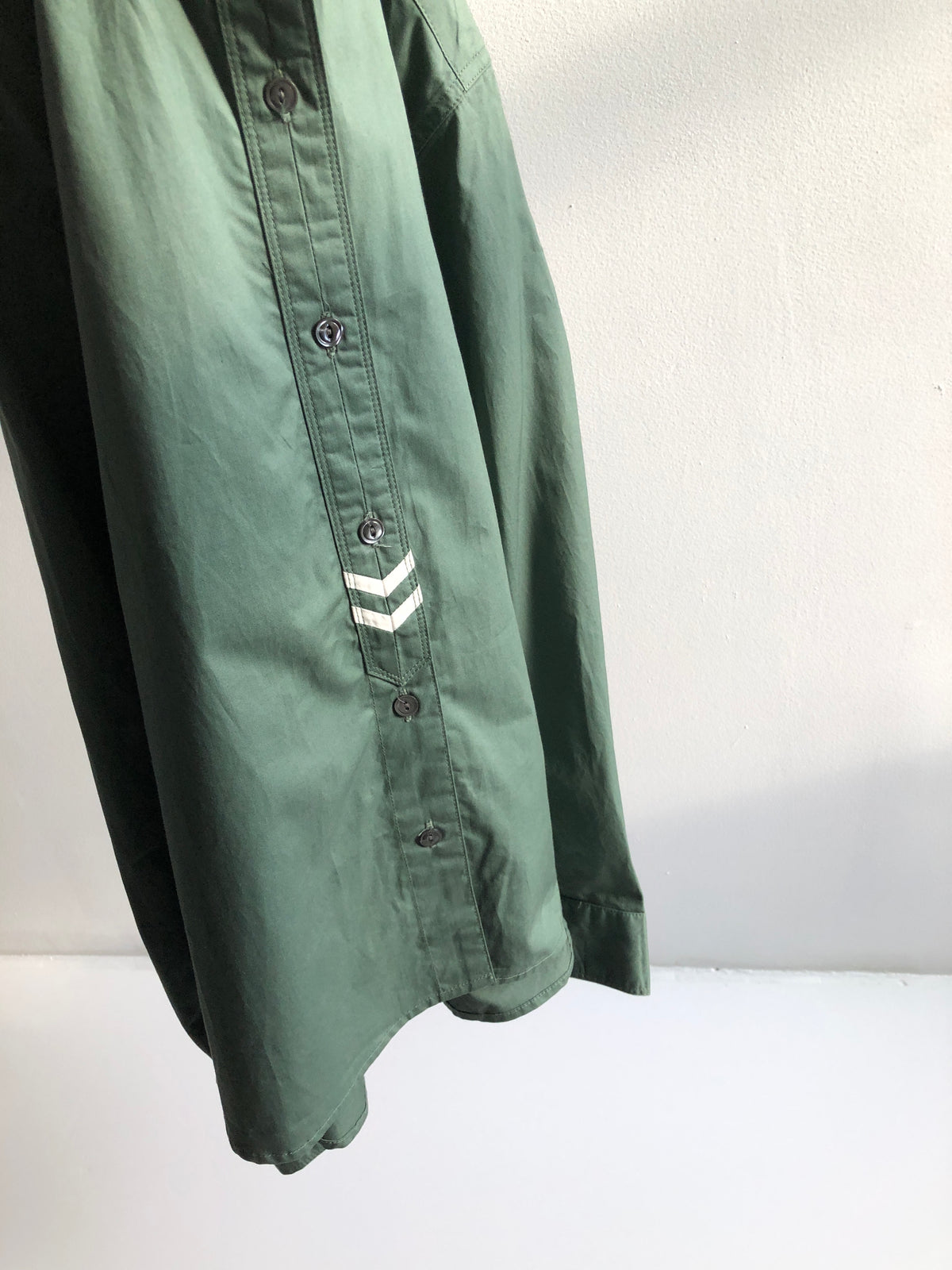 DOUBLE V SHIRT